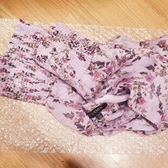 NEW (NWOT) INTERMIX Women's Silk Elin Floral Top - Picture 7 of 7